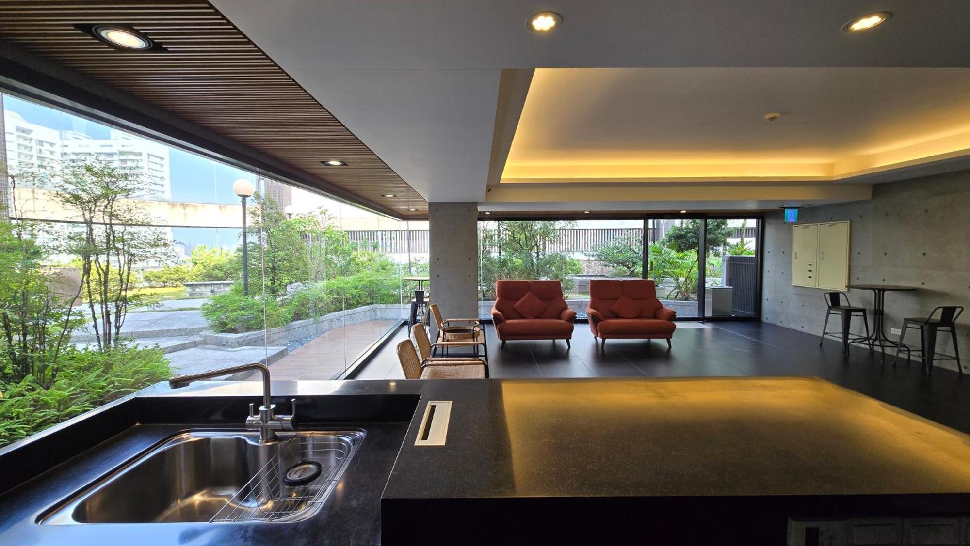 Hotel R14 Kaohsiung Luaran gambar