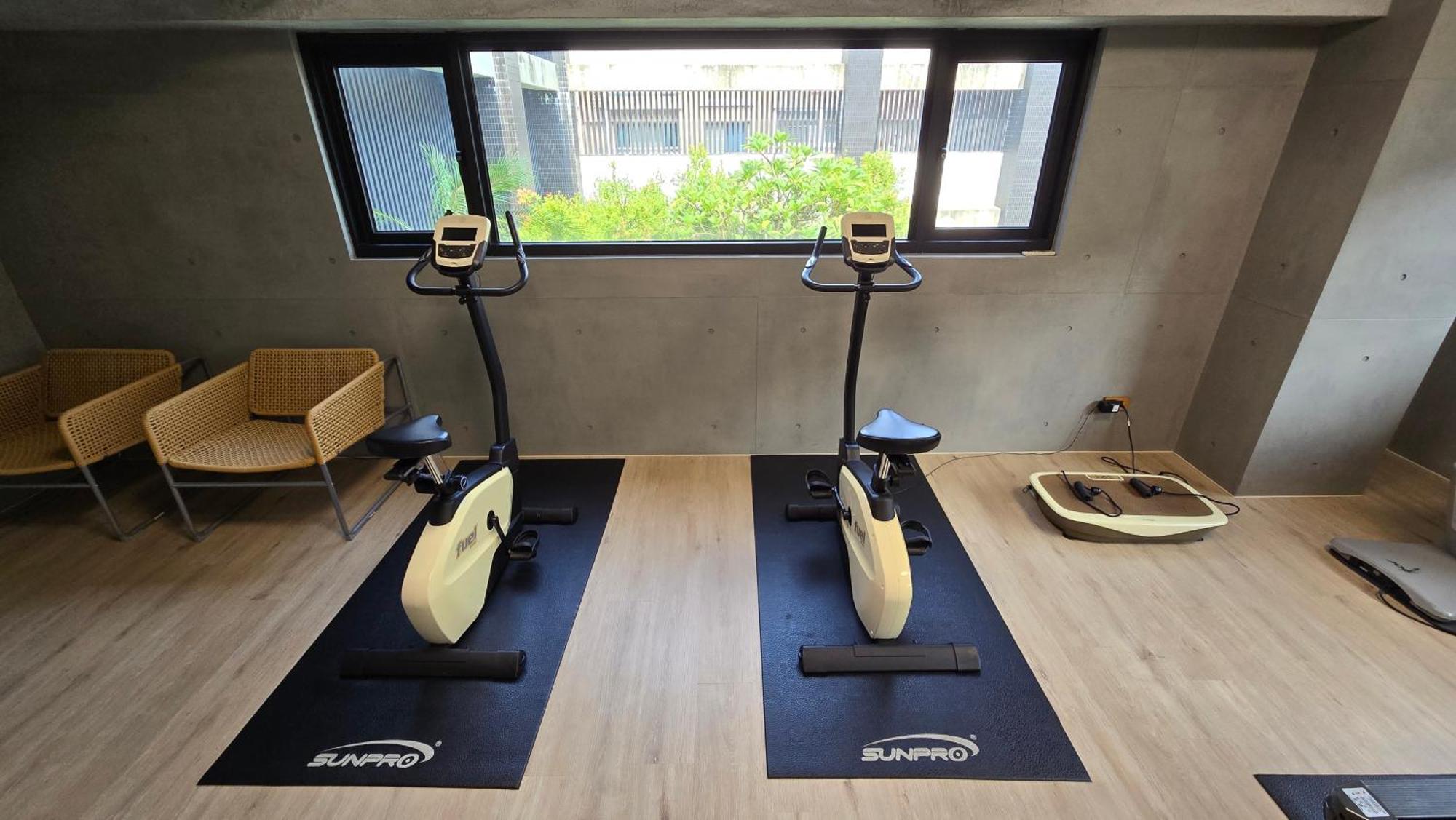 Hotel R14 Kaohsiung Luaran gambar