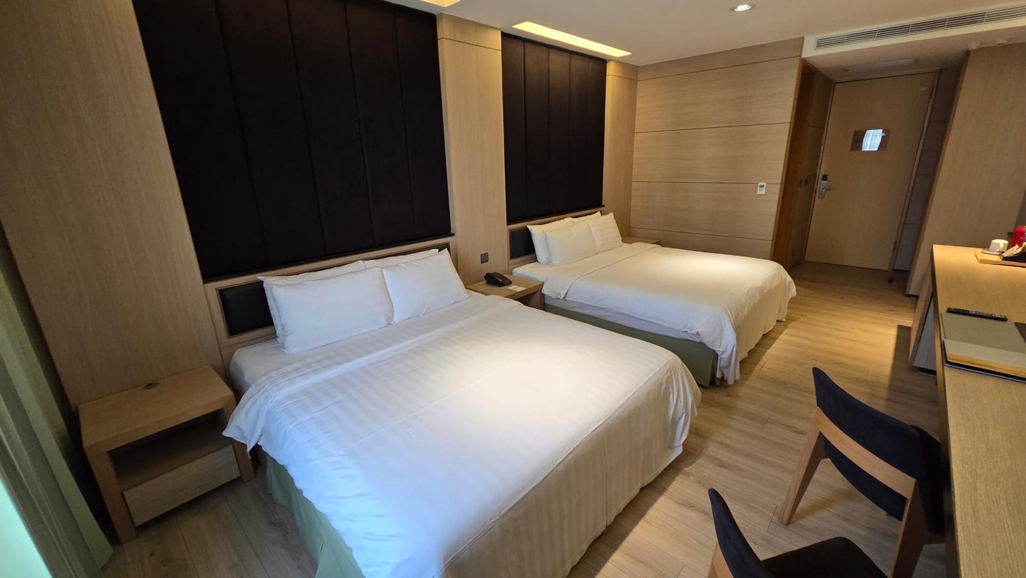 Hotel R14 Kaohsiung Luaran gambar