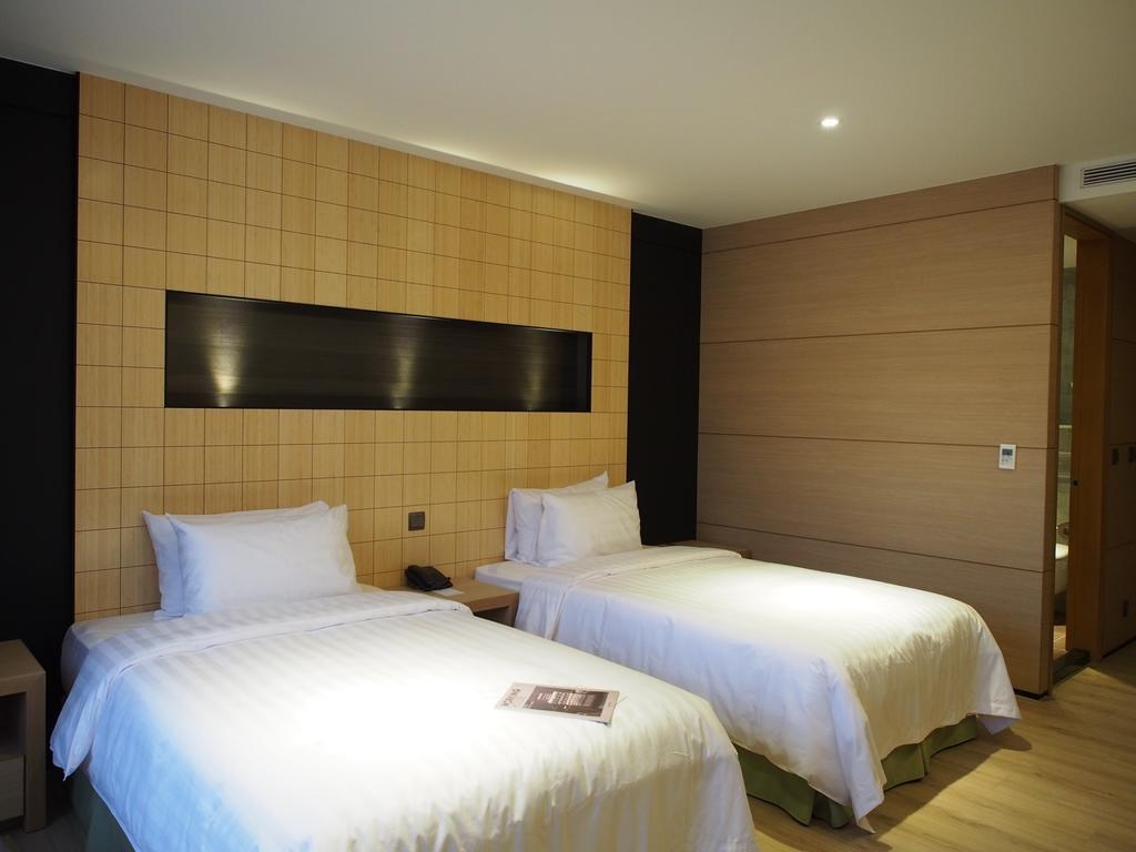 Hotel R14 Kaohsiung Luaran gambar